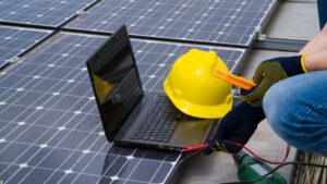 Read more about the article Profesjonalny serwis i montaż paneli fotowoltaicznych z KRK Solar