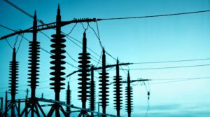 Read more about the article Zaniki napięcia – jak OSD wpływa na pracę falownika i co z tym może zrobić KRK SOLAR?