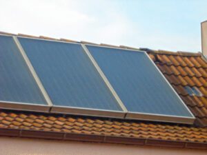 Read more about the article Kolektory słoneczne – jak działają i dlaczego warto je wybrać?