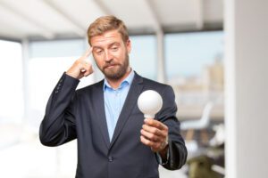 Read more about the article Magazyny energii w małych firmach – czy inwestycja się opłaca?