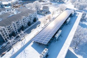 Read more about the article Fotowoltaika dla wspólnot – dlaczego tak bardzo się opłaca?