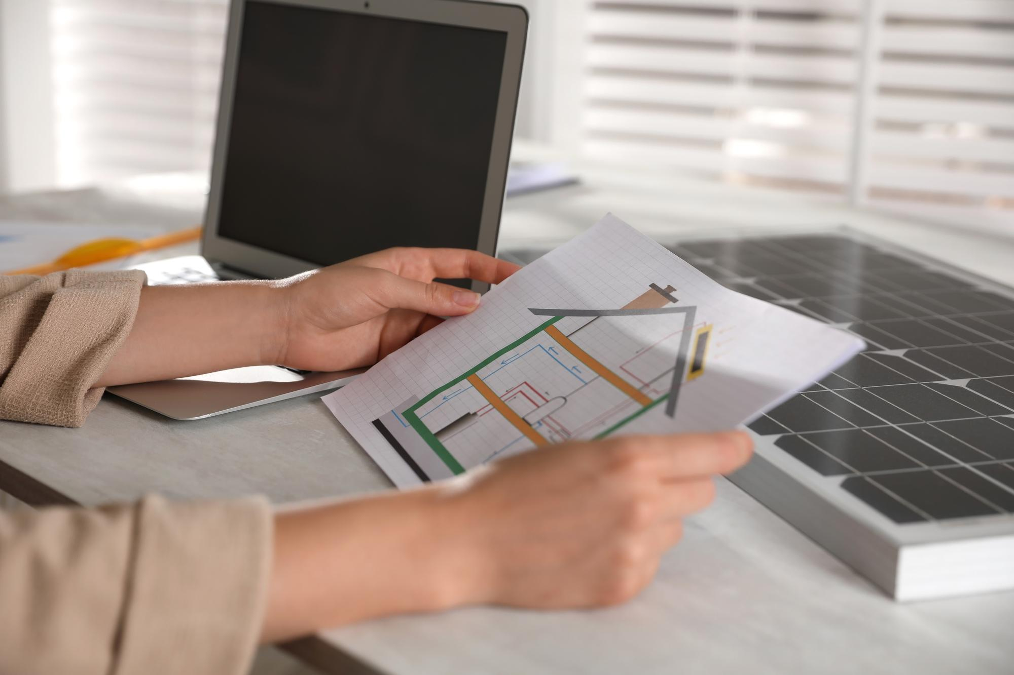 Montaż paneli fotowoltaicznych – dlaczego warto o tym pomyśleć już w styczniu?