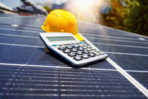 Read more about the article Jak wycenić magazyn energii – praktyczny kalkulator inwestycji