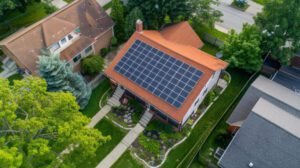 Read more about the article Ile kosztuje instalacja fotowoltaiczna dla domu jednorodzinnego? Faktyczne koszty i analiza eksperta