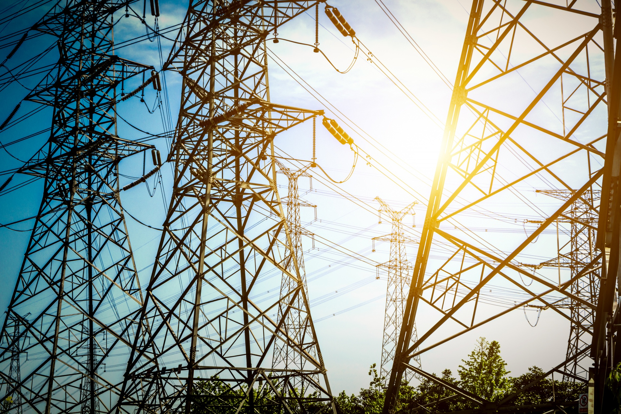 Magazyn energii jako zabezpieczenie przed awariami sieci – dlaczego dziś to nie luksus, ale rozsądna inwestycja?